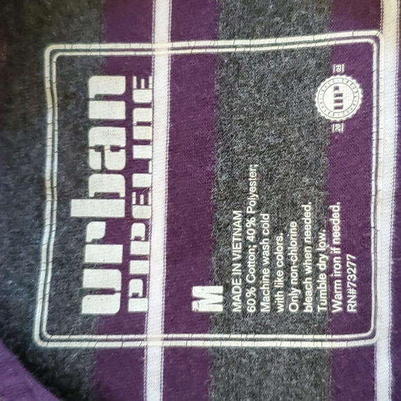 Urban Pipeline Boys vneck tee - Picture 3 of 3